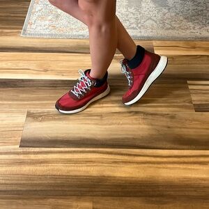 TOMS Lace Up Sneaker Boot Women’s 8.5‎ NWOT